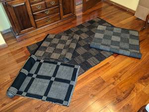 lot 35 image: Four Jute & Wool Rugs