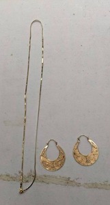 lot 72 image: 14K Necklace Chain & Ornate Hoop Earrings