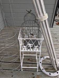 lot 52 image: Gardening Goodies