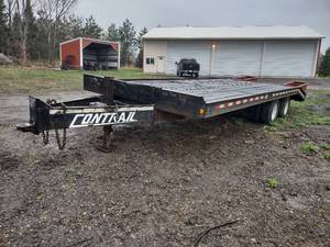lot 1 image: 1994 Contrail 26,000 lb. Flatbed Trailer