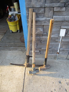 2 Sledgehammer and pick axe