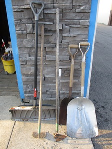 Shovels and hoe