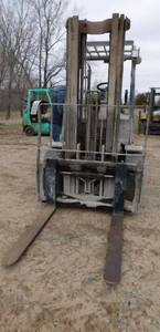 lot 2 image: Clark C35D Forklift