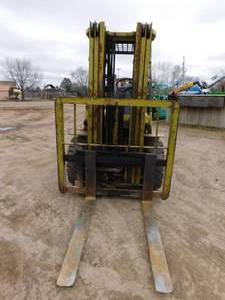lot 8 image: 1990 Mitsubishi FG30 Forklift