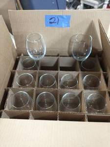 lot 21 image: Cachet 15 oz. Stemless Wine Party Pack (Set of 12)