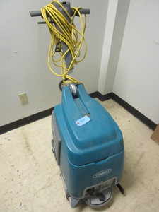 TENNANT COMPACT CARPET EXTRACTOR WITH READY SPACE