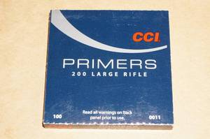 lot 72 image: 100 CCI No 200 Large Rifle Primers