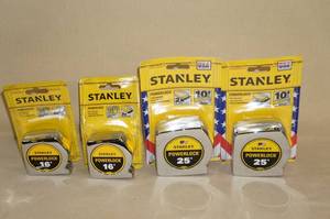 lot 42 image: 4 Stanley Powerlock Tape Measures
