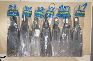 lot 11 image: 7 Cressi Long Diving Fins