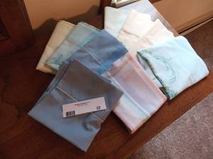 9 Pillow Cases Assorted Colors