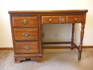 Bassets Vintage Wooden Computer Desk 42x18x32