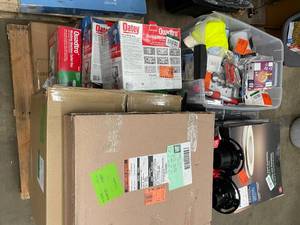 lot 84 image: Pallet of Store Returns- Hardware Plumbing Lighting and MORE