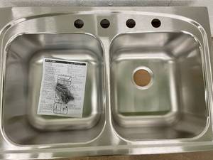 lot 4 image: Elkay Pergola Drop-In Stainless Steel 33 in. 4-Hole Double Bowl Kitchen Sink