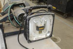 lot 11 image: DeWalt CordlessCorded Work Light DC020 11Lx6Wx14H