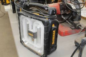 lot 12 image: DeWalt CordlessCorded Work Light DC020 11Lx6Wx14H
