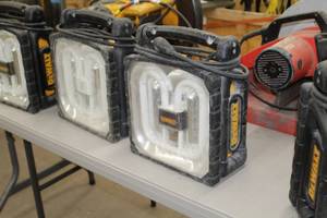 lot 13 image: DeWalt CordlessCorded Work Light DC020 11Lx6Wx14H
