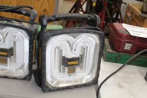 lot 20 image: DeWalt CordlessCorded Work Light DC020 11Lx6Wx14H