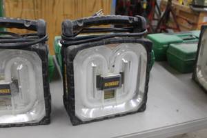 lot 23 image: DeWalt CordlessCorded Work Light DC020 11Lx6Wx14H