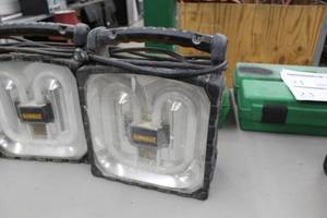 lot 24 image: DeWalt CordlessCorded Work Light DC020 11Lx6Wx14H