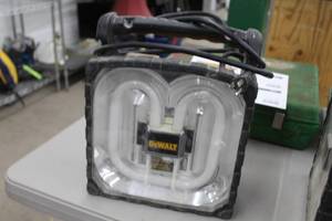 lot 26 image: DeWalt CordlessCorded Work Light DC020 11Lx6Wx14H