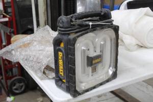 lot 29 image: DeWalt CordlessCorded Work Light DC020 11Lx6Wx14H
