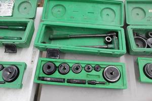 lot 33 image: Greenlee Ratchet Knockout Punch Driver 1804  with Plastic Case