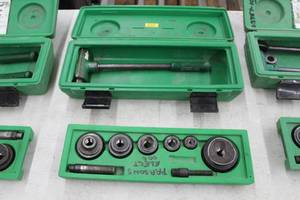lot 35 image: Greenlee Ratchet Knockout Punch Driver 1804  with Plastic Case