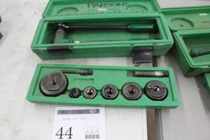 lot 44 image: Greenlee Ratchet Knockout Punch Driver 1804  with Plastic Case