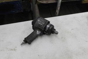 lot 97 image: NAPA Pneumatic Impact Wrench Super Duty  34