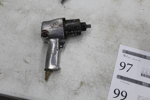 lot 98 image: Irwin Pneumatic Impactool Impact Wrench  12 231C