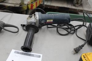lot 103 image: Bosch Grinder  58  4-12 1375