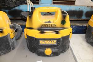 lot 123 image: DeWalt CordlessCorded WetDry Vacuum Heavy Duty DC500