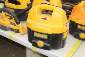 lot 132 image: DeWalt CordlessCorded WetDry Vacuum Heavy Duty DC500