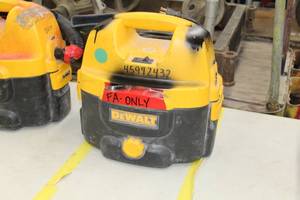 lot 134 image: DeWalt CordlessCorded WetDry Vacuum Heavy Duty DC500
