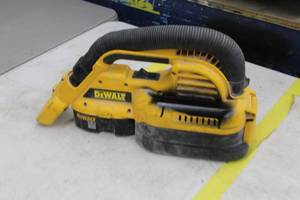 lot 138 image: DeWalt 18V Cordless WetDry Vacuum Heavy Duty DC515  with Battery
