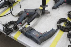 lot 281 image: Lot of (2) Bosch Drills VSR 1031