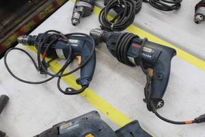 lot 284 image: Lot of (2) Bosch Drills 1194