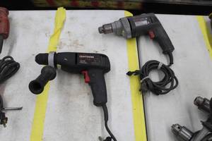 lot 287 image: Lot of (2) Drills  - Craftsman 38 Drill, Skil Professional 38 High Torque Drill 6635