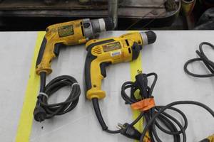 lot 288 image: Lot of (2) DeWalt 38 Drills  - DWD110, DW226