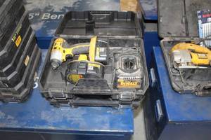 lot 256 image: DeWalt 18V Cordless 14 Impact Driver DC825  with Batteries (x2), Charger, Plastic Case