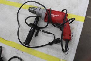 lot 298 image: Milwaukee 12 Drill Heavy Duty  0299-20