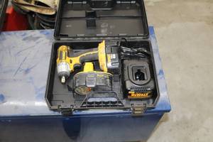 lot 257 image: DeWalt 18V Cordless 12 Impact Wrench DC820  with Batteries (x2), Charger, Plastic Case