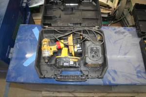 lot 258 image: DeWalt 18V Cordless 14 Impact Driver DC825  with Batteries (x2), Charger, Plastic Case