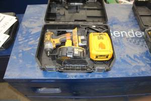 lot 260 image: DeWalt 18V Cordless 38 Impact Wrench DC823  with Batteries (x2), Charger, Plastic Case