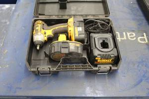 lot 264 image: DeWalt 18V Cordless 38 Impact Wrench DC823  with Batteries (x2), Charger, Plastic Case