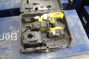 lot 267 image: DeWalt 18V Cordless 12 DrillDriverHammerdrill XRP DC925  with Batteries (x2), Charger, Plastic Case