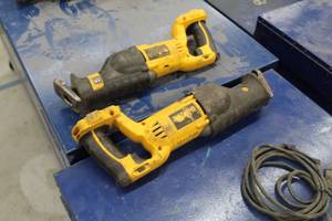 lot 277 image: Lot of (2) DeWalt 18V Cordless Reciprocating Saws