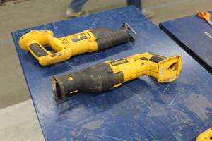 lot 279 image: Lot of (2) DeWalt 18V Cordless Reciprocating Saws