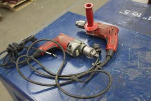 lot 317 image: Lot of (2) Milwaukee Drills