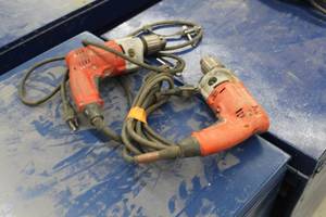 lot 319 image: Lot of (2) Milwaukee Magnum Holeshooter 12 Drills